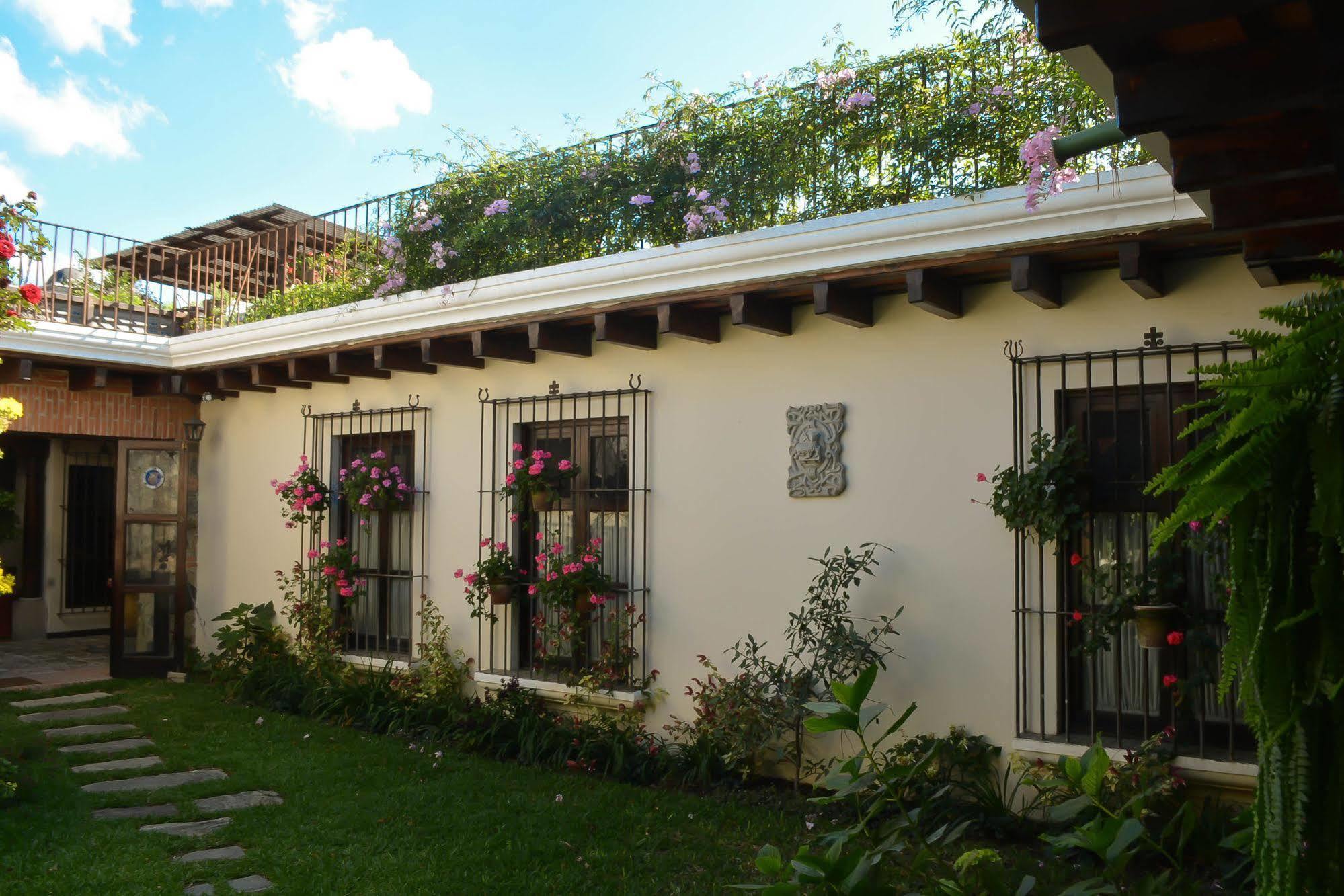 Hotel Sor Juana Antigua Екстериор снимка
