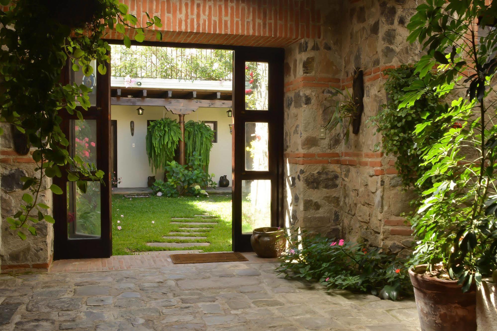 Hotel Sor Juana Antigua Екстериор снимка