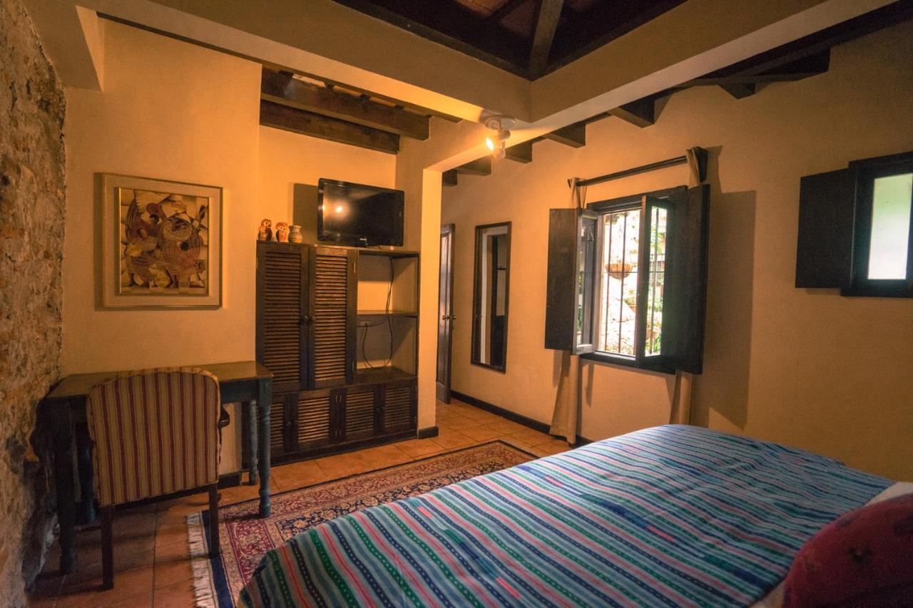 Hotel Sor Juana Antigua Екстериор снимка